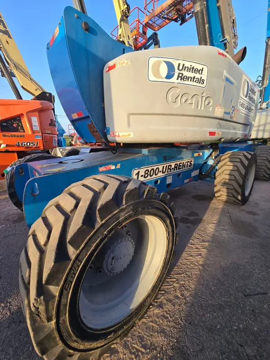 2013 Genie Z-80/60 Articulating Boom Lift