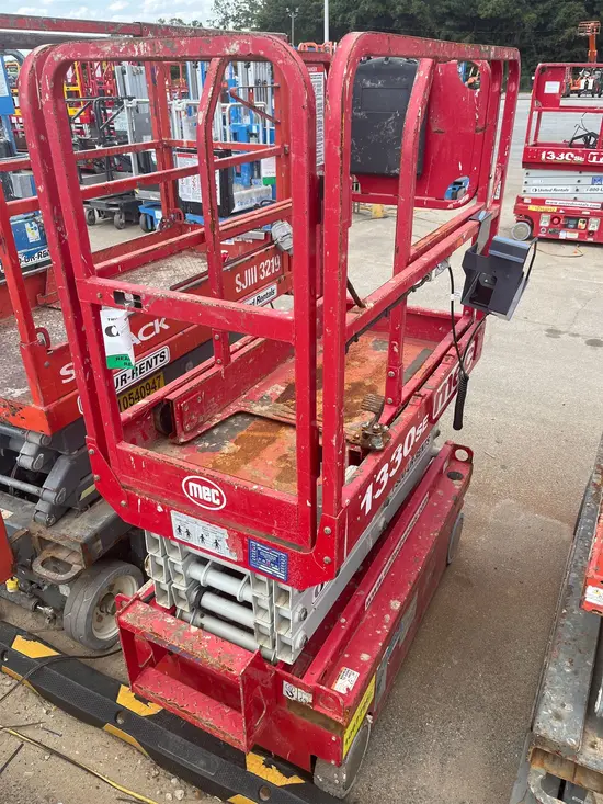 2017 MEC 1330SE Scissor Lift