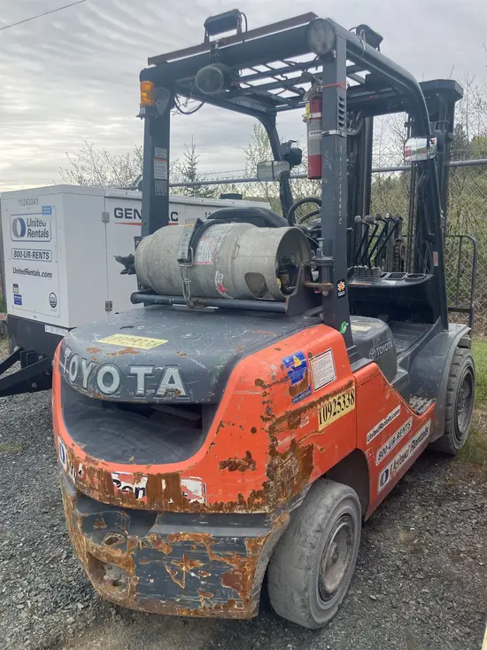 2019 Toyota 8FGU30 Warehouse Forklift