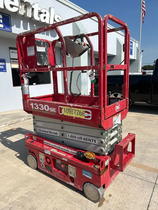 2019 MEC 1330SE Scissor Lift