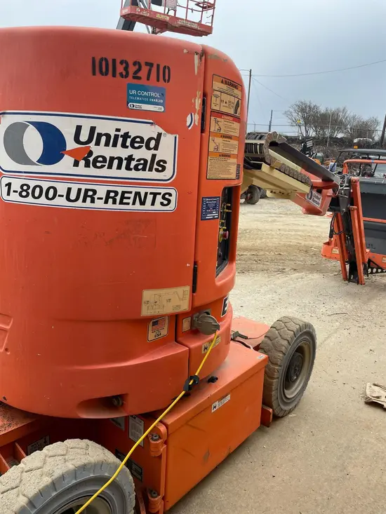 2013 JLG E300AJP Articulating Boom Lift