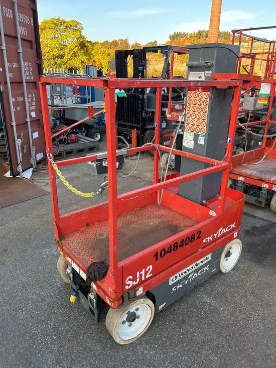 2016 Skyjack SJ12 Self-Propelled One-Person Lift