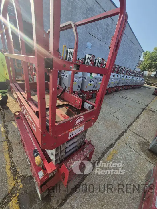 2017 MEC 1330SE Scissor Lift
