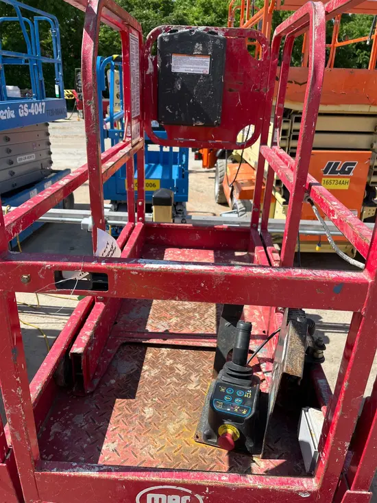 2018 MEC MICRO 19 Scissor Lift