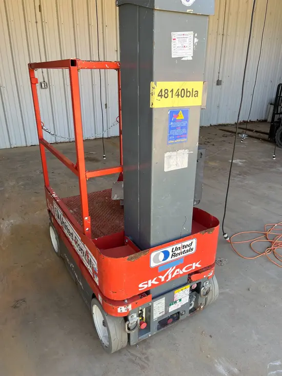 2017 Skyjack SJ16 Self-Propelled One-Person Lift
