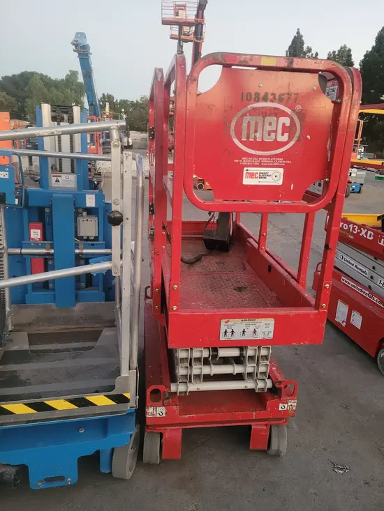 2018 MEC 1330SE Scissor Lift