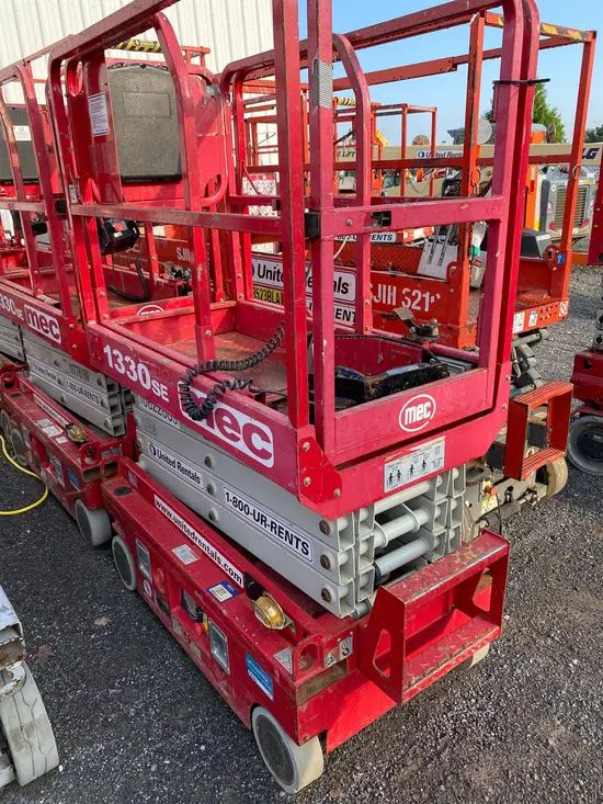 2018 MEC 1330SE Scissor Lift
