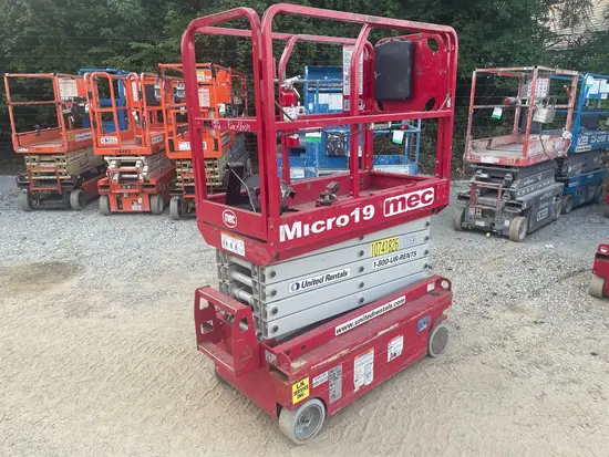 2018 MEC MICRO 19 Scissor Lift