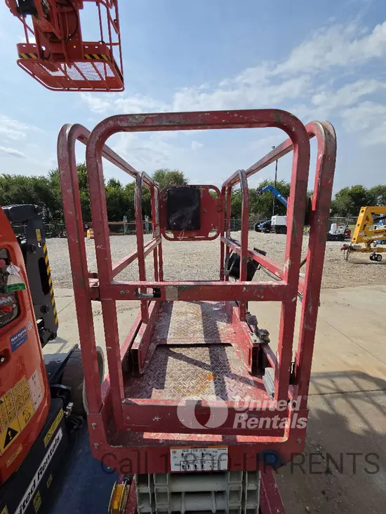 2019 MEC MICRO 19 Scissor Lift