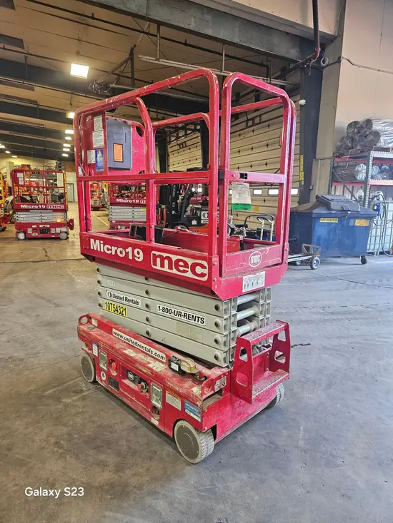 2018 MEC MICRO 19 Scissor Lift