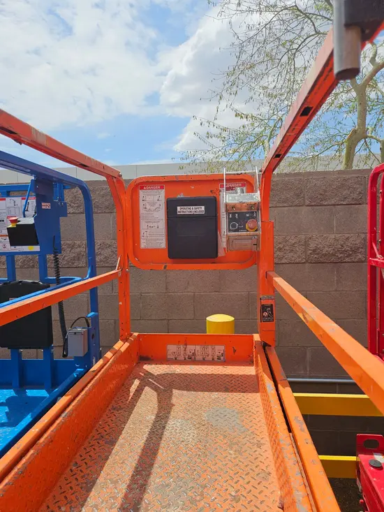 2018 Snorkel S3219E Scissor Lift