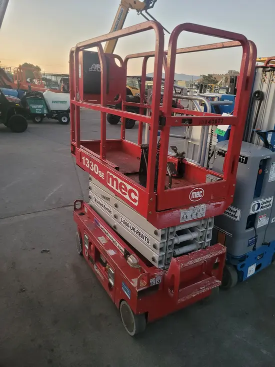 2018 MEC 1330SE Scissor Lift