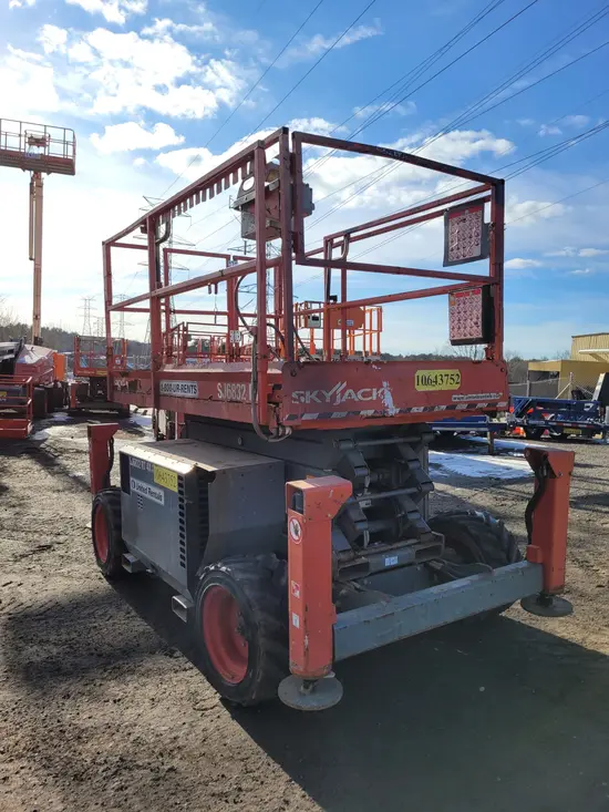 2017 Skyjack SJ6832RT Rough Terrain Scissor Lift