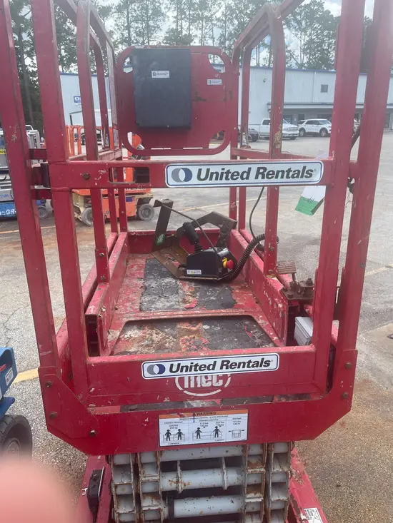 2017 MEC 1330SE Scissor Lift