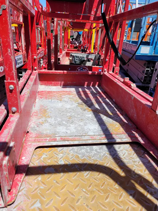 2018 MEC MICRO 19 Scissor Lift