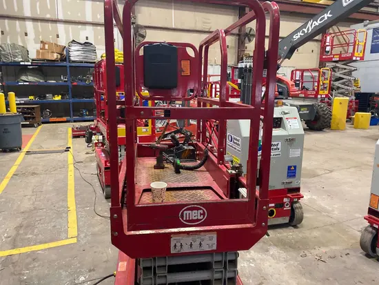 2018 MEC MICRO 19 Scissor Lift