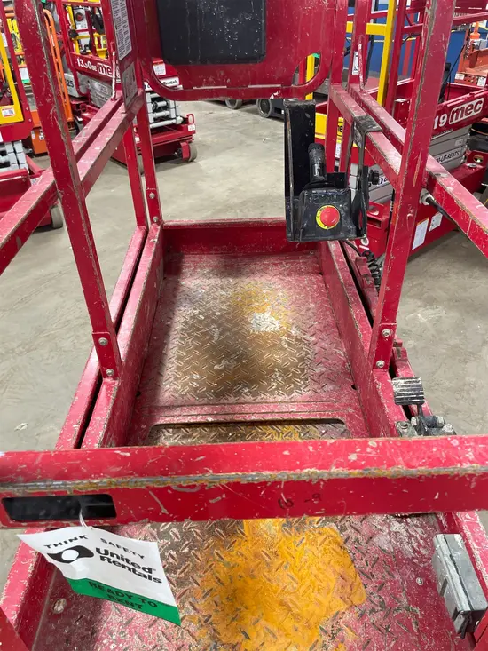 2018 MEC MICRO 19 Scissor Lift