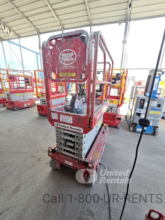 2017 MEC MICRO 19 Scissor Lift
