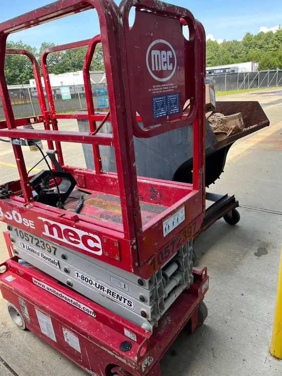 2017 MEC 1330SE Scissor Lift