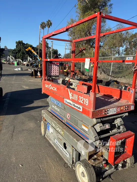 2018 Skyjack SJIII3219 Scissor Lift