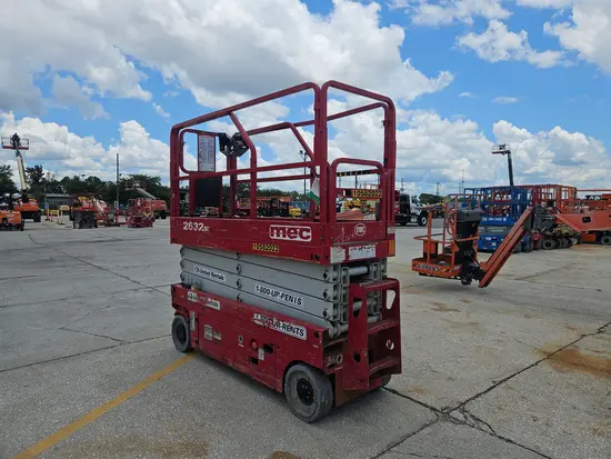 2017 MEC 2632SE Scissor Lift