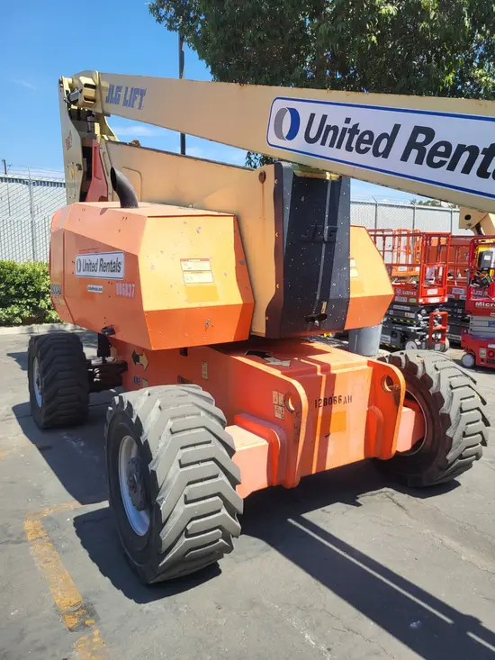 2013 JLG 800AJ Articulating Boom Lift
