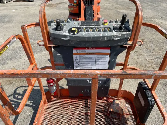 2014 JLG E300AJP Articulating Boom Lift