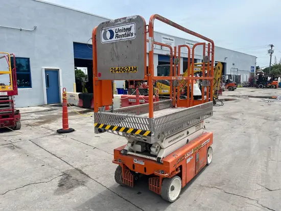 2019 Snorkel S3215L Scissor Lift
