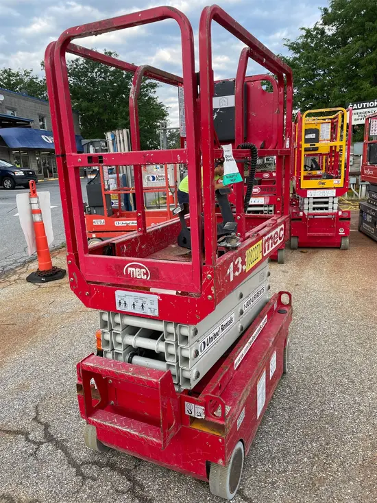 2018 MEC 1330SE Scissor Lift