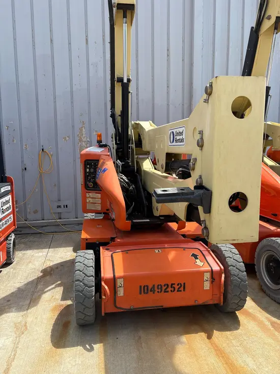 2016 JLG E400AJPN Articulating Boom Lift