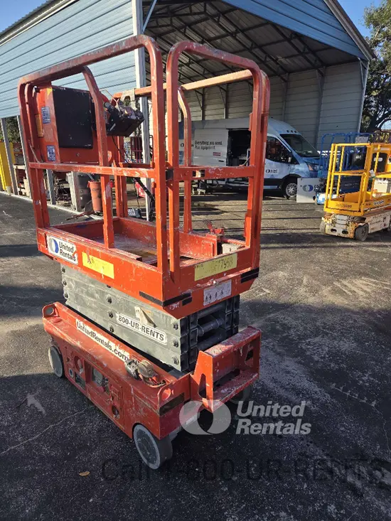 2017 MEC 1330SE Scissor Lift