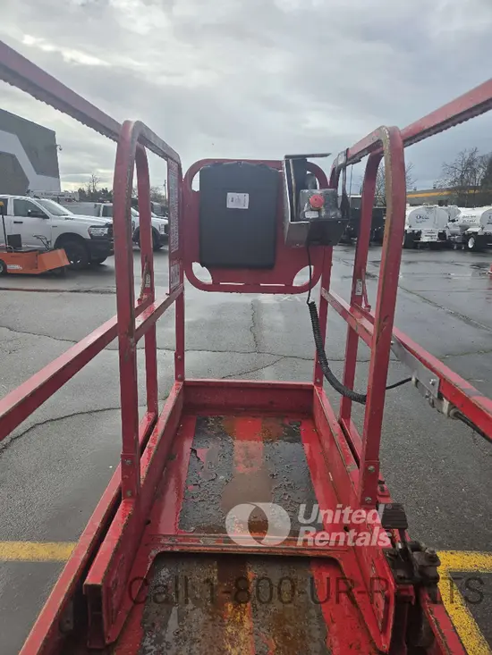 2017 MEC 1330SE Scissor Lift