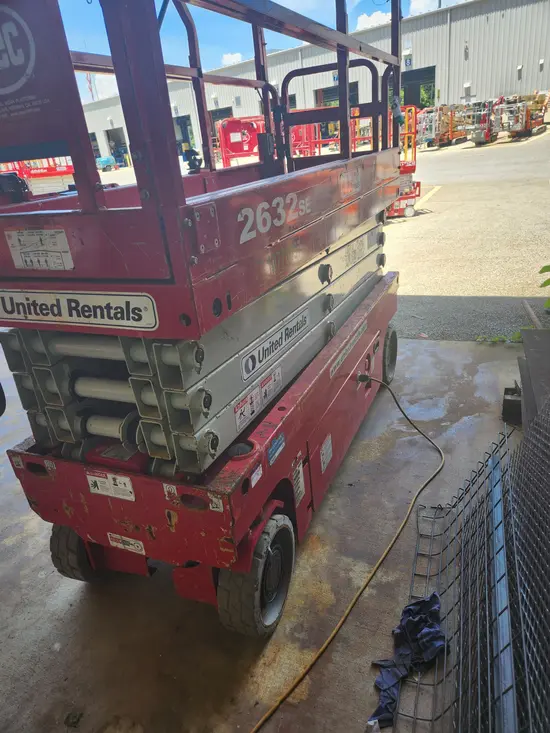 2018 MEC 2632SE Scissor Lift