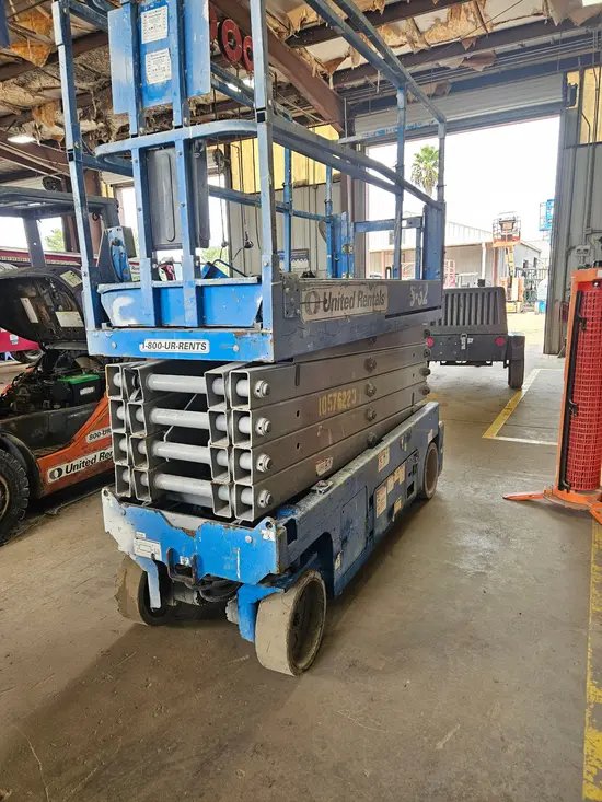 2017 Genie GS-3232 Scissor Lift