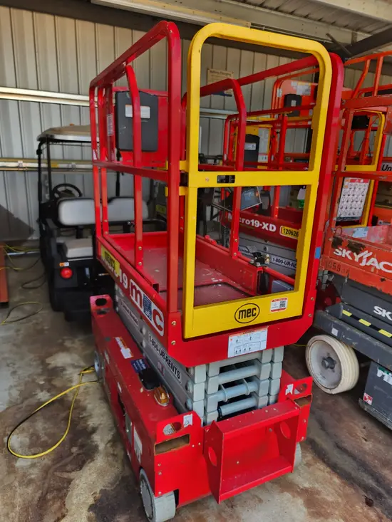 2022 MEC MICRO 19 Scissor Lift