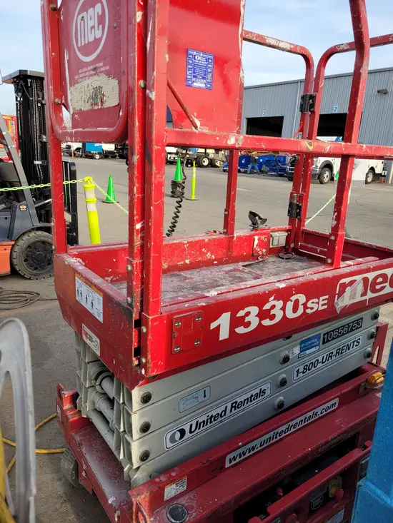 2017 MEC 1330SE Scissor Lift