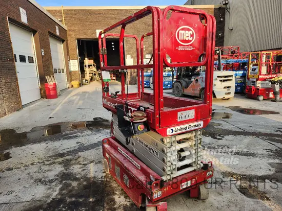 2018 MEC MICRO 19 Scissor Lift