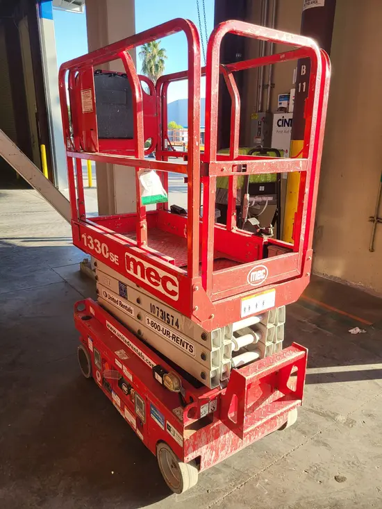 2018 MEC 1330SE Scissor Lift