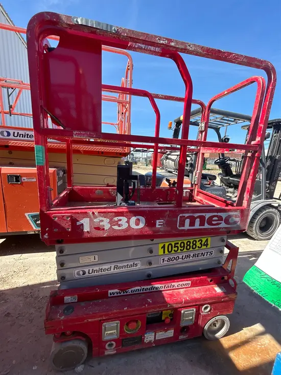 2017 MEC 1330SE Scissor Lift