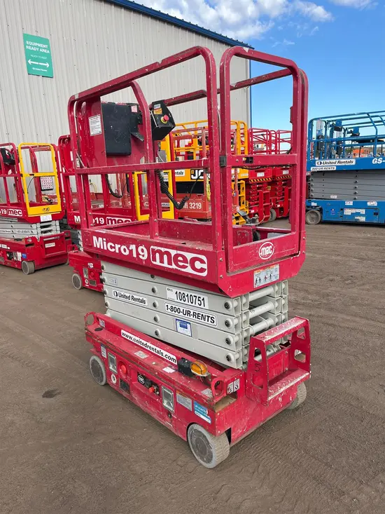 2018 MEC MICRO 19 Scissor Lift