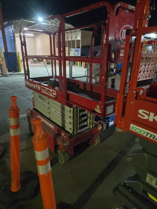 2019 MEC MICRO 19 Scissor Lift
