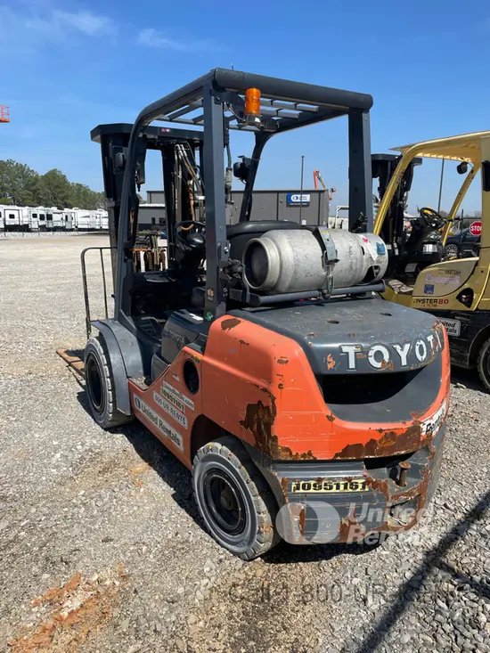 2019 Toyota 8FGU30 Warehouse Forklift