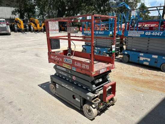 2017 Skyjack SJIII3219 Scissor Lift