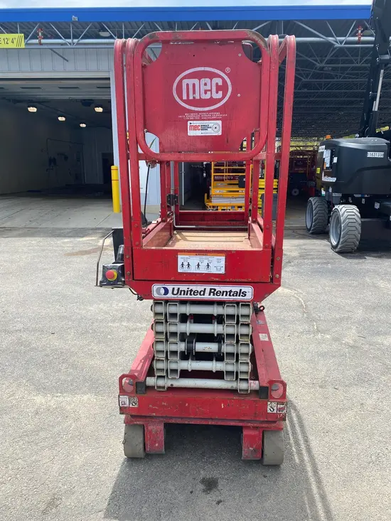 2018 MEC MICRO 19 Scissor Lift