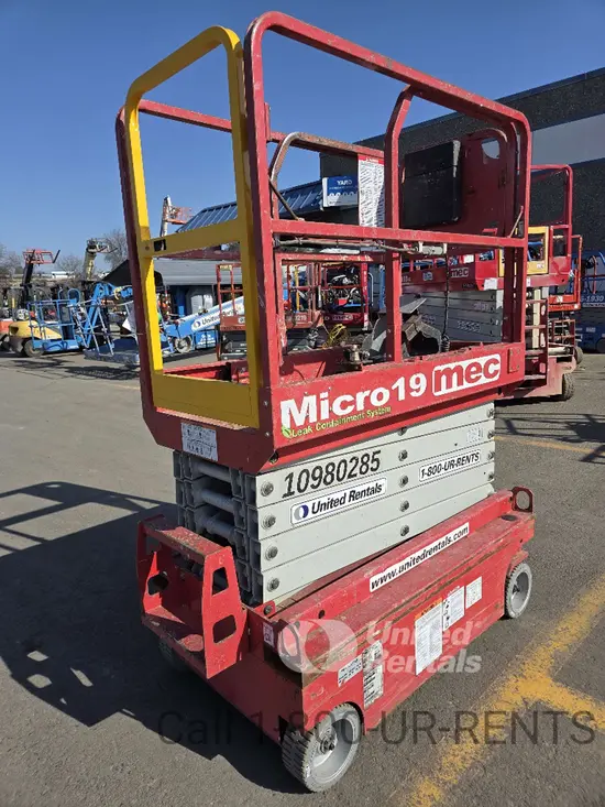 2019 MEC MICRO 19 Scissor Lift