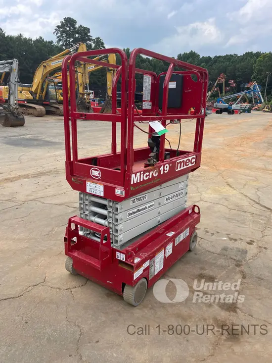 2018 MEC MICRO 19 Scissor Lift