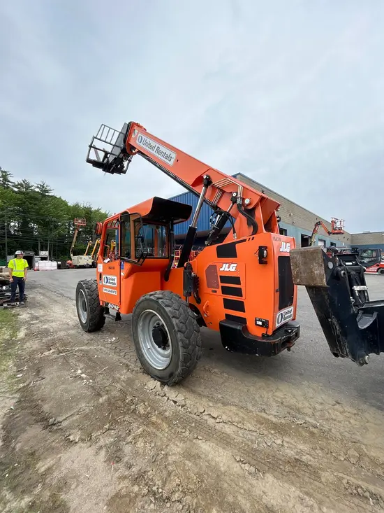 2016 SKYTRAK 6042 Forklift