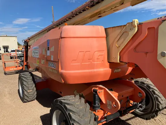 2013 JLG 800AJ Articulating Boom Lift
