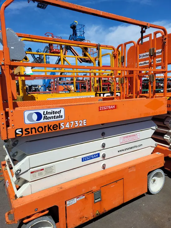 2018 Snorkel S4732E Scissor Lift