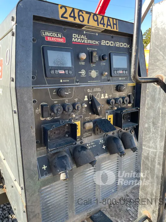 2020 Lincoln Electric DUAL MAVERICK Welder